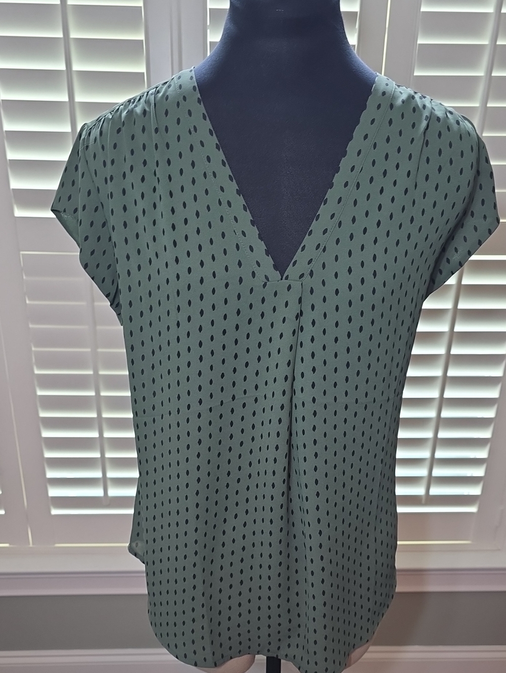 Monday Fu  Women's Green Dot V-Neck Blouse